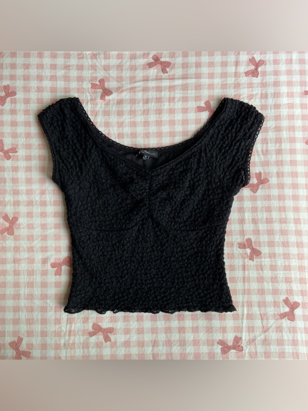Cute little black lace top 🖤